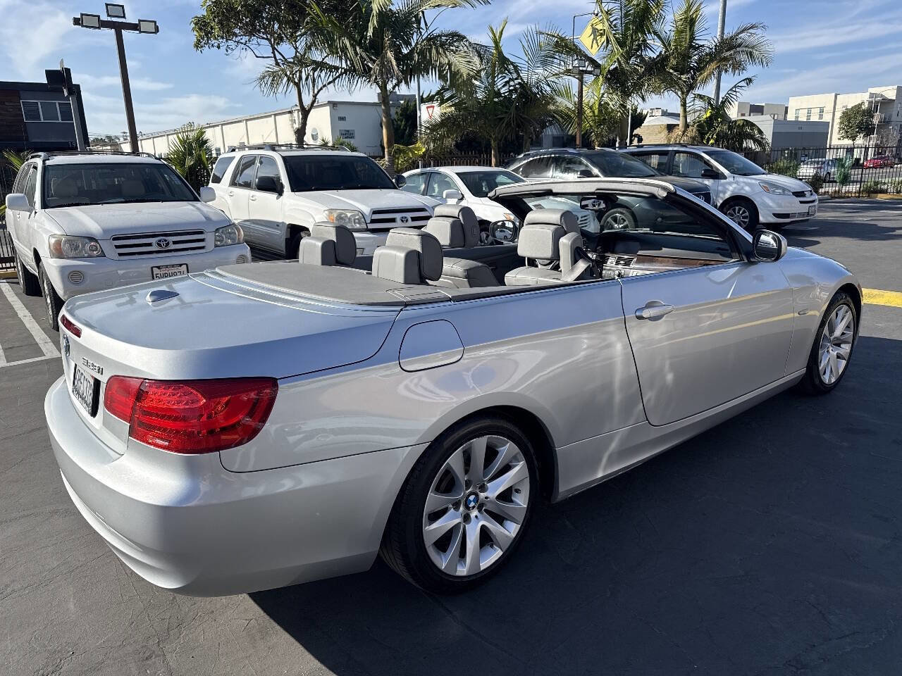 Used 2011 BMW 328i Convertible RWD image 5