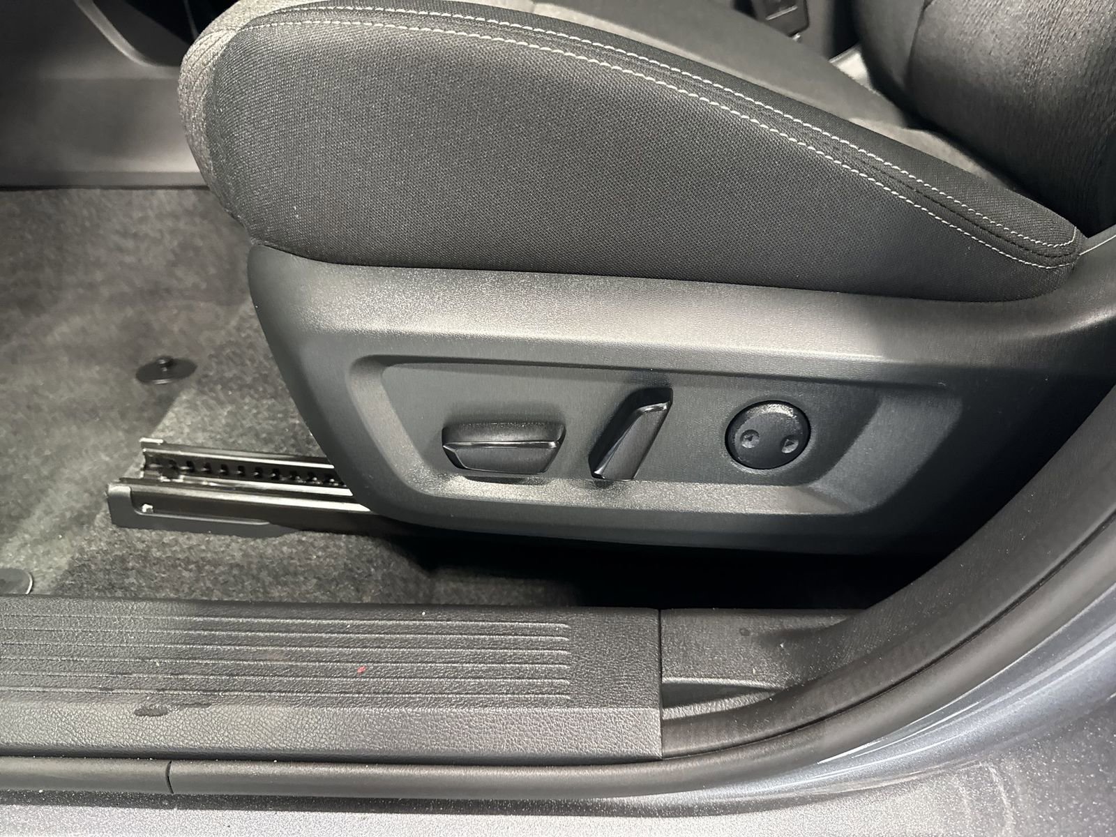 Certified 2026 Nissan Rogue SV w/ Cold Weather Package image 29