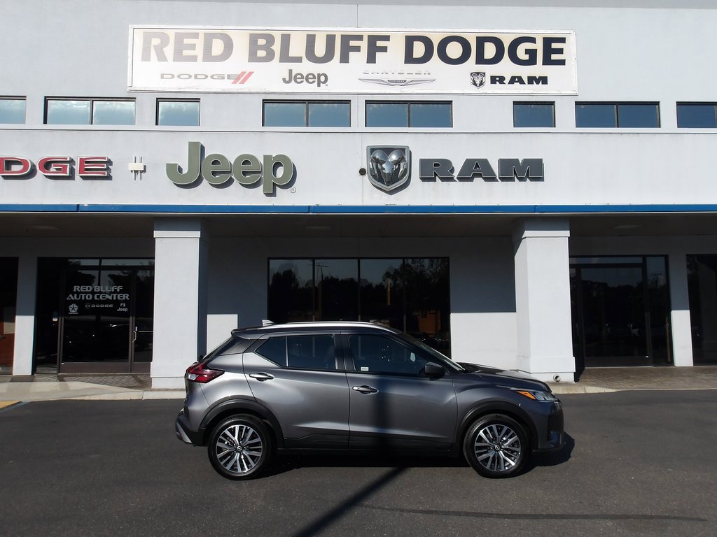 Used 2022 Nissan Kicks SV