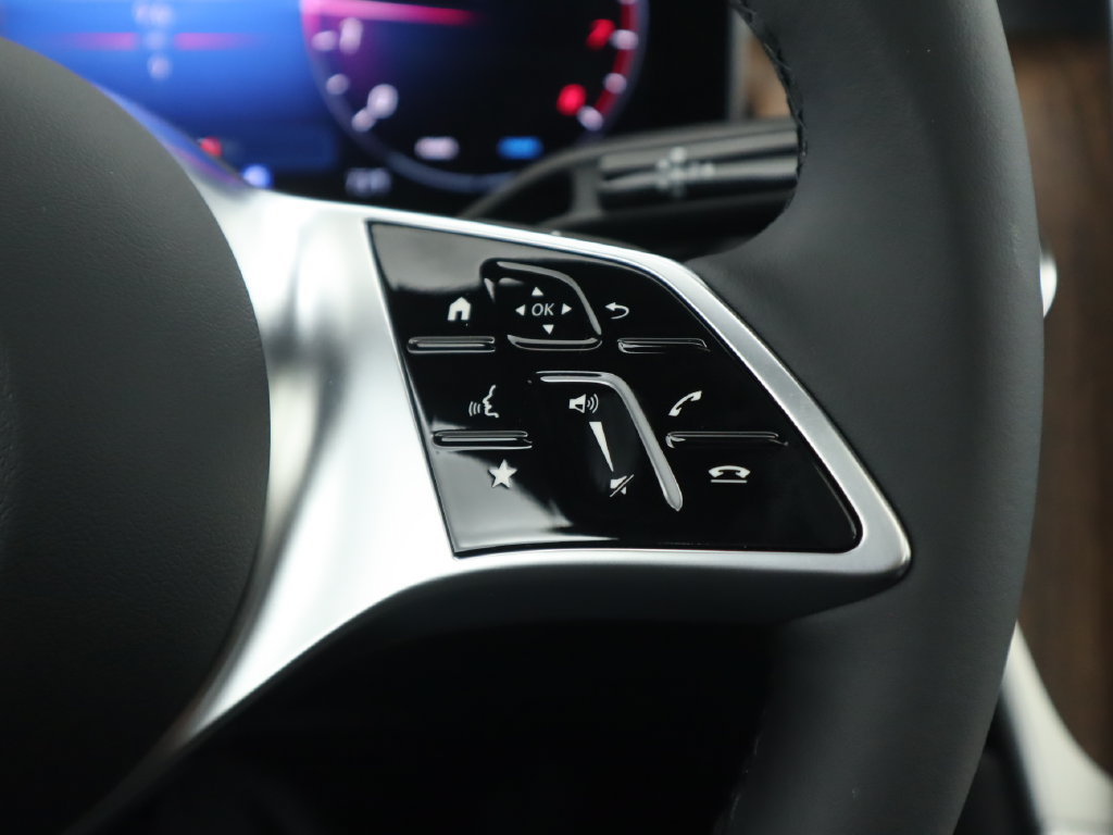Certified 2026 Mercedes-Benz GLC 300 image 13