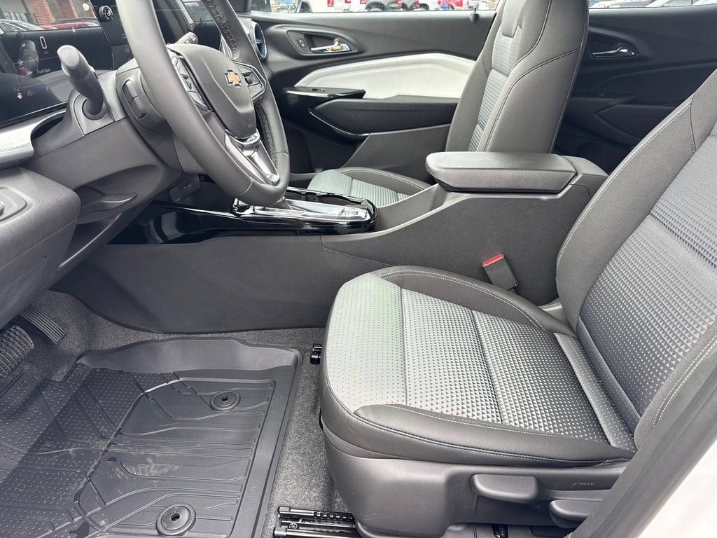 New 2026 Chevrolet Trax LT w/ Driver Confidence Package image 10