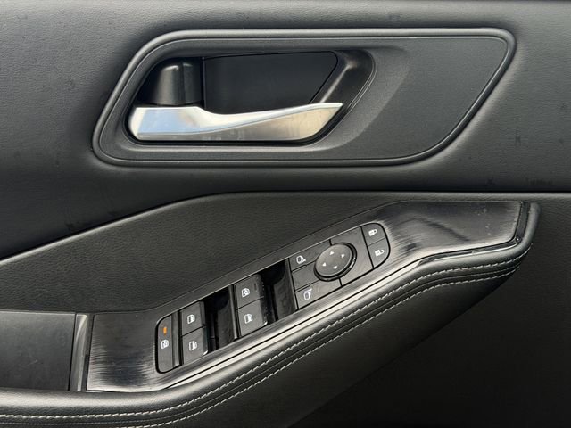 Used 2025 Nissan Rogue SV FWD image 22