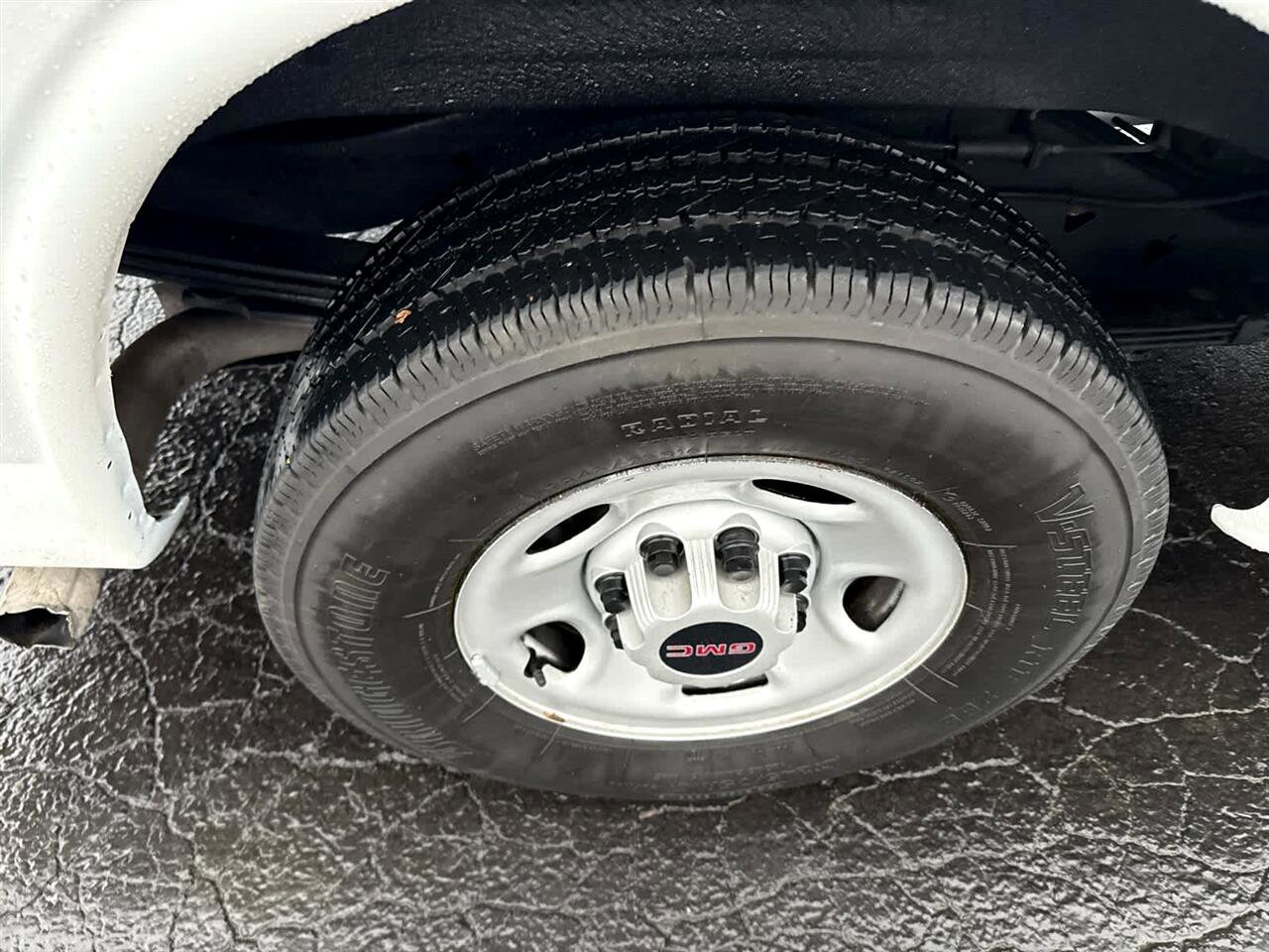 Used 2021 GMC Savana 2500 w/ Driver Convenience Package image 9