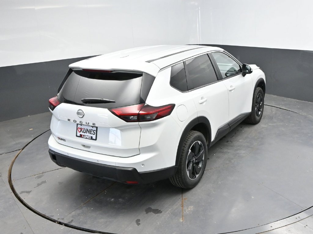 Used 2025 Nissan Rogue SV FWD image 29