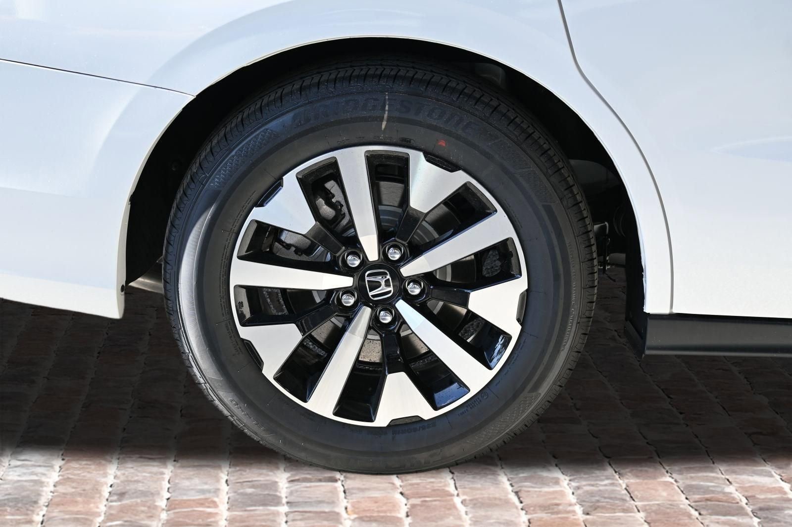 New 2026 Honda Odyssey EX-L image 11