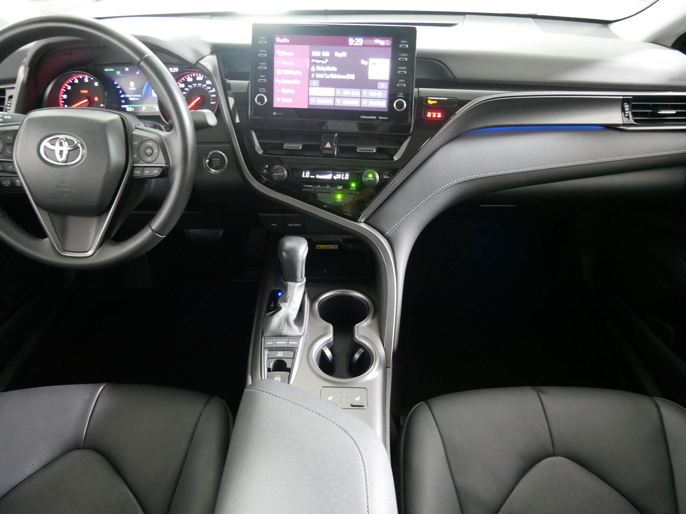 Used 2023 Toyota Camry XSE FWD image 10