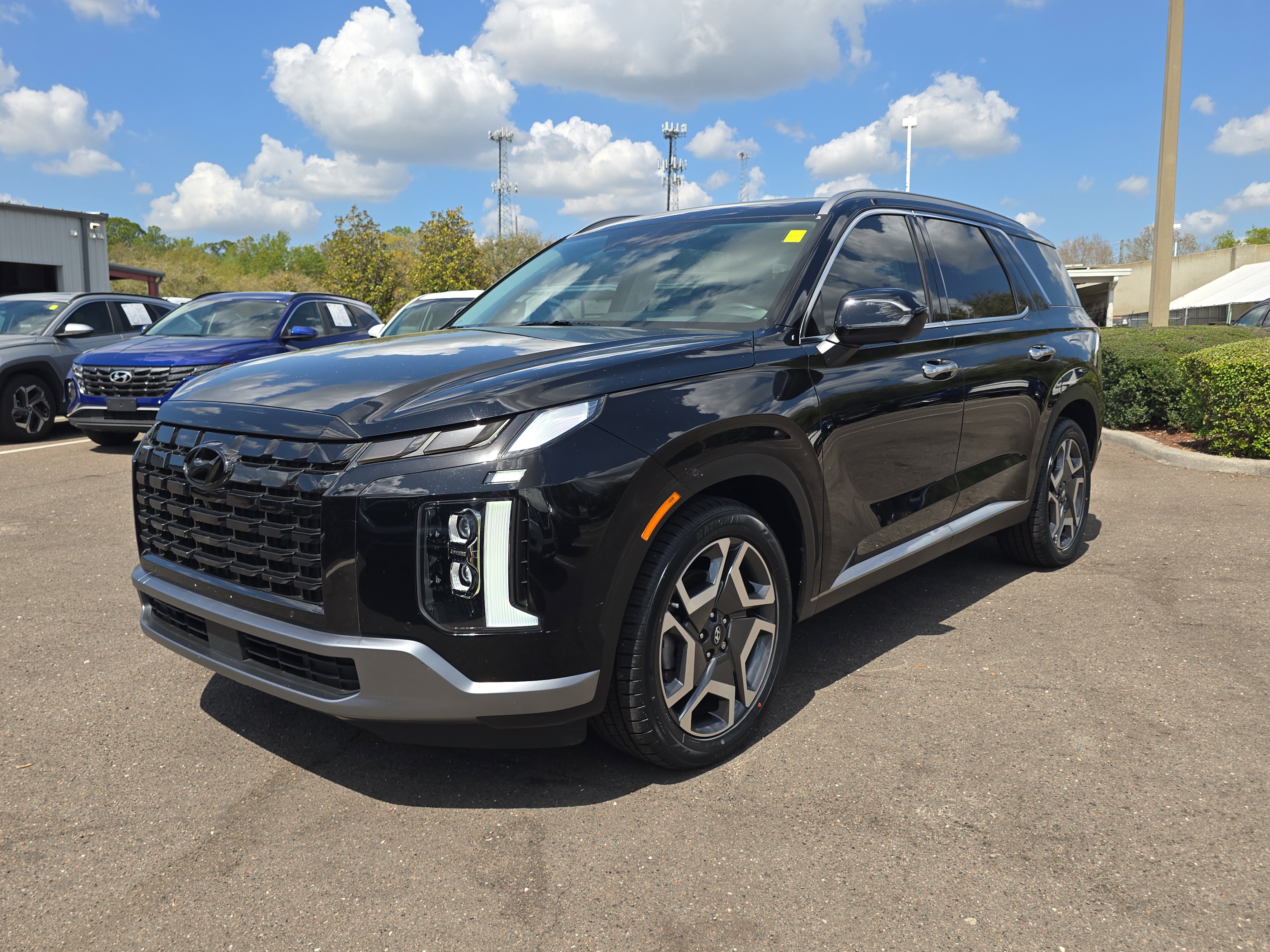 Used 2024 Hyundai Palisade Limited image 4