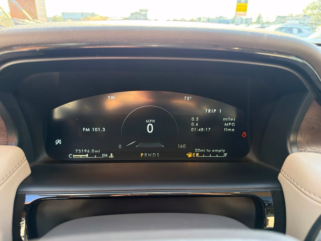 Used 2023 Lincoln Nautilus Reserve AWD/4WD image 21