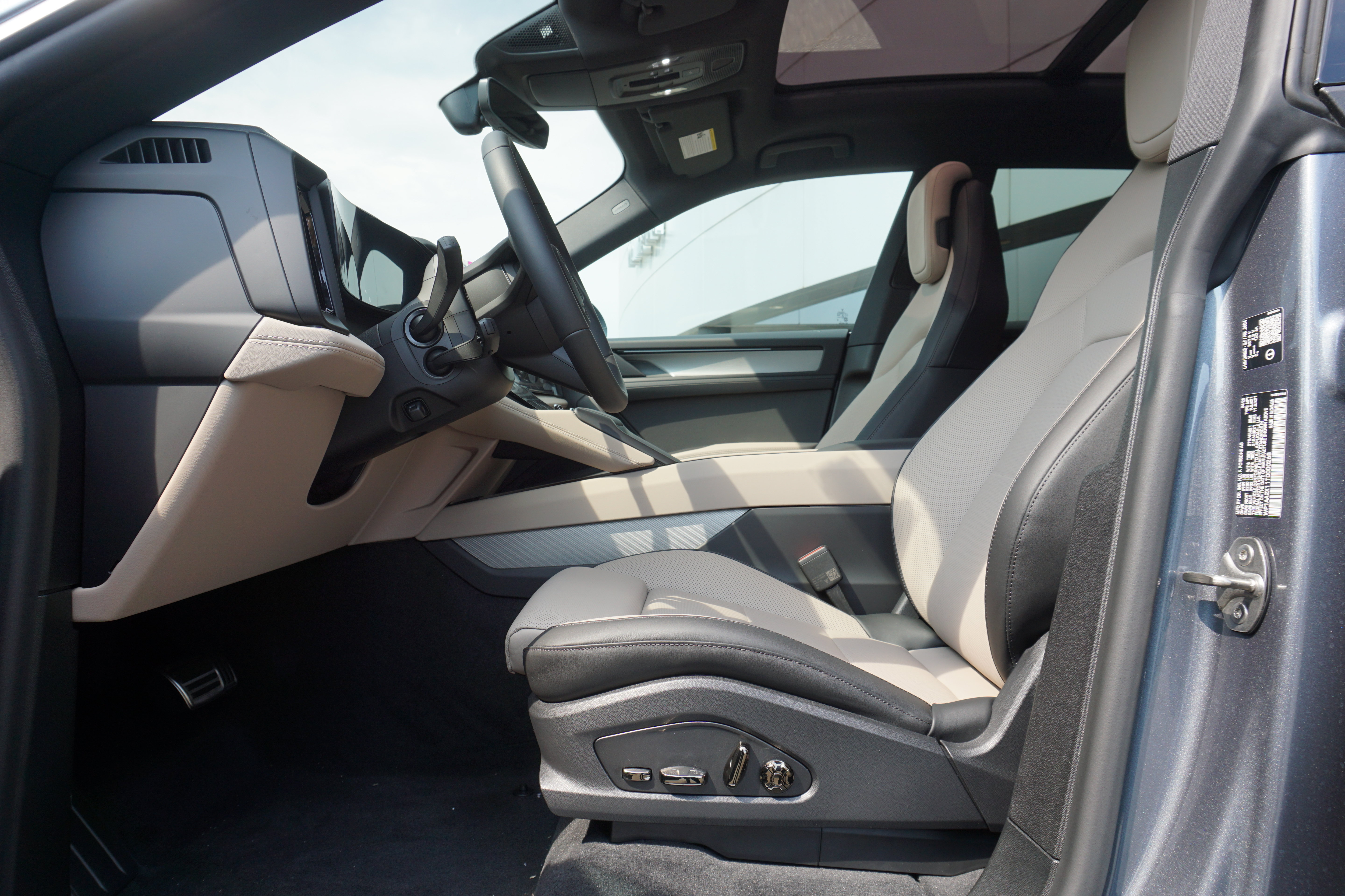 New 2026 Porsche Cayenne Electric AWD/4WD image 5