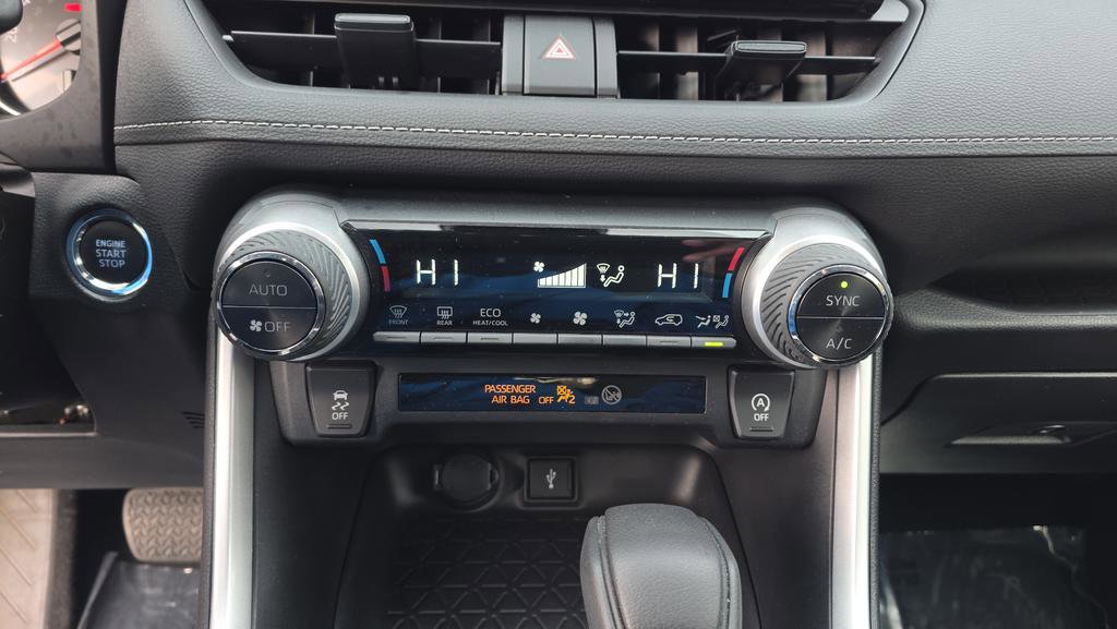 Used 2022 Toyota RAV4 XLE image 23