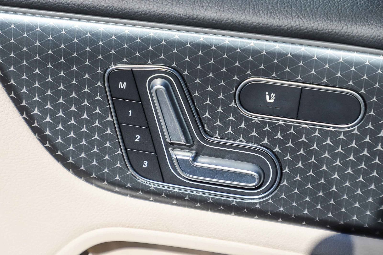 Certified 2025 Mercedes-Benz GLB 250 4MATIC image 22