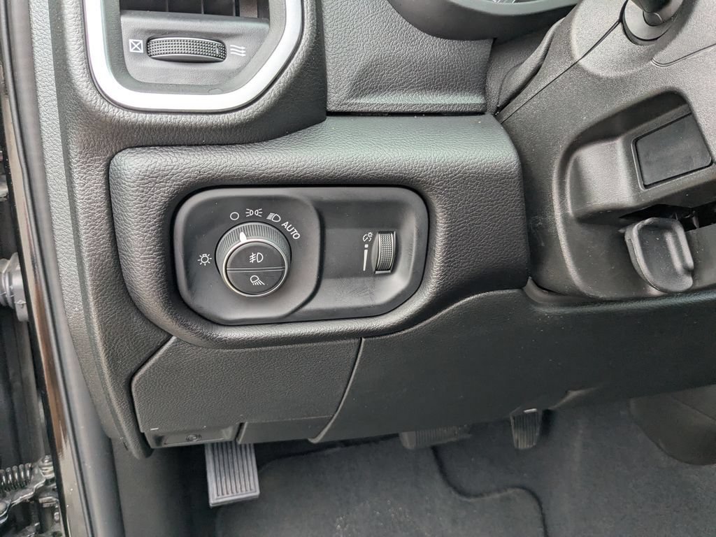 Used 2025 RAM 2500 Big Horn AWD/4WD image 19