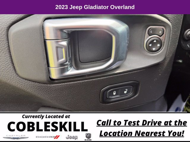 Used 2023 Jeep Gladiator Overland AWD/4WD image 14