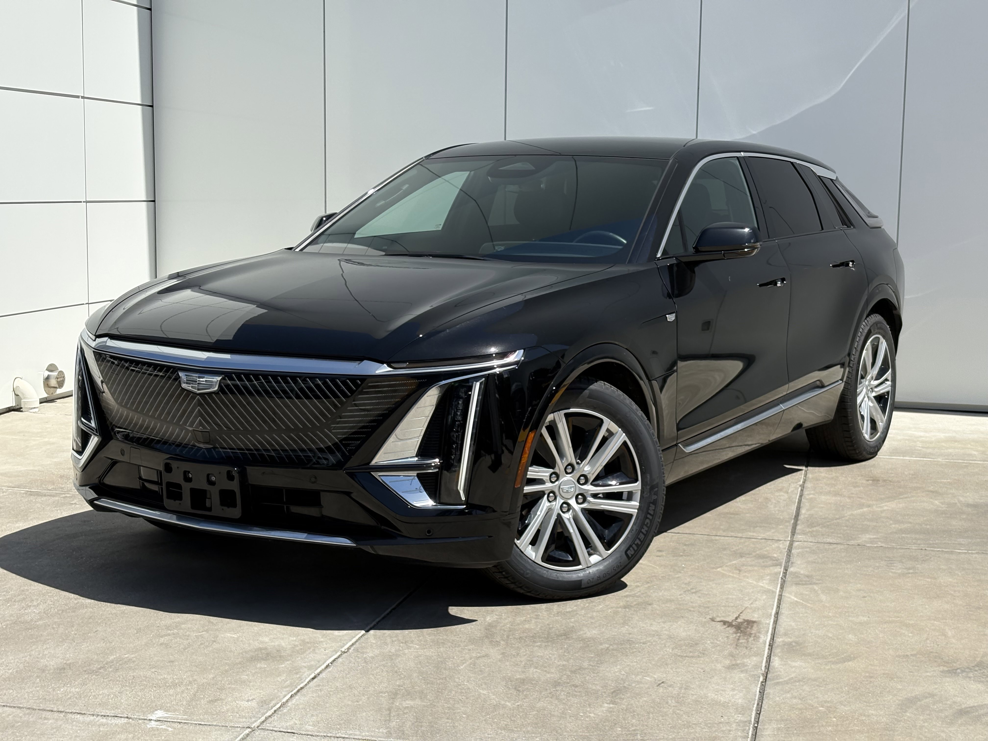Certified 2024 Cadillac Lyriq Tech w/ LPO, Floor Liner Package AWD/4WD image 2