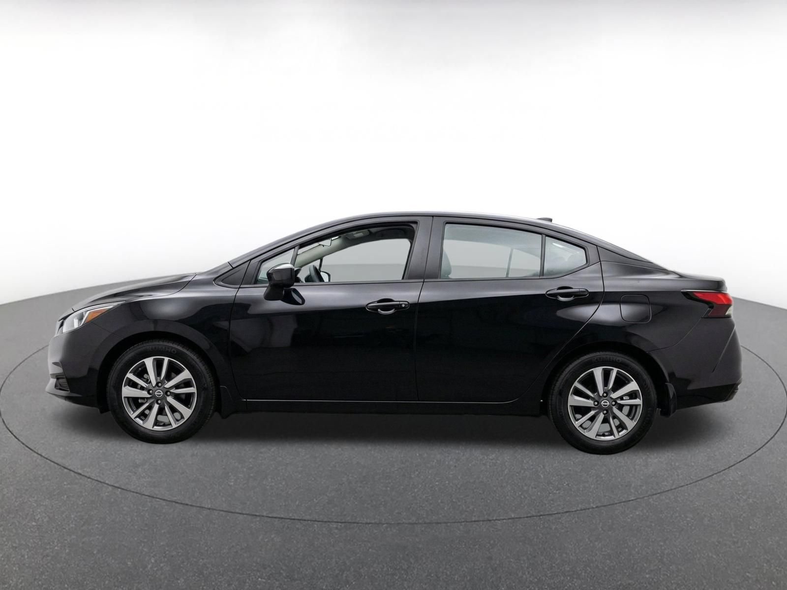 Used 2025 Nissan Versa SV FWD image 7
