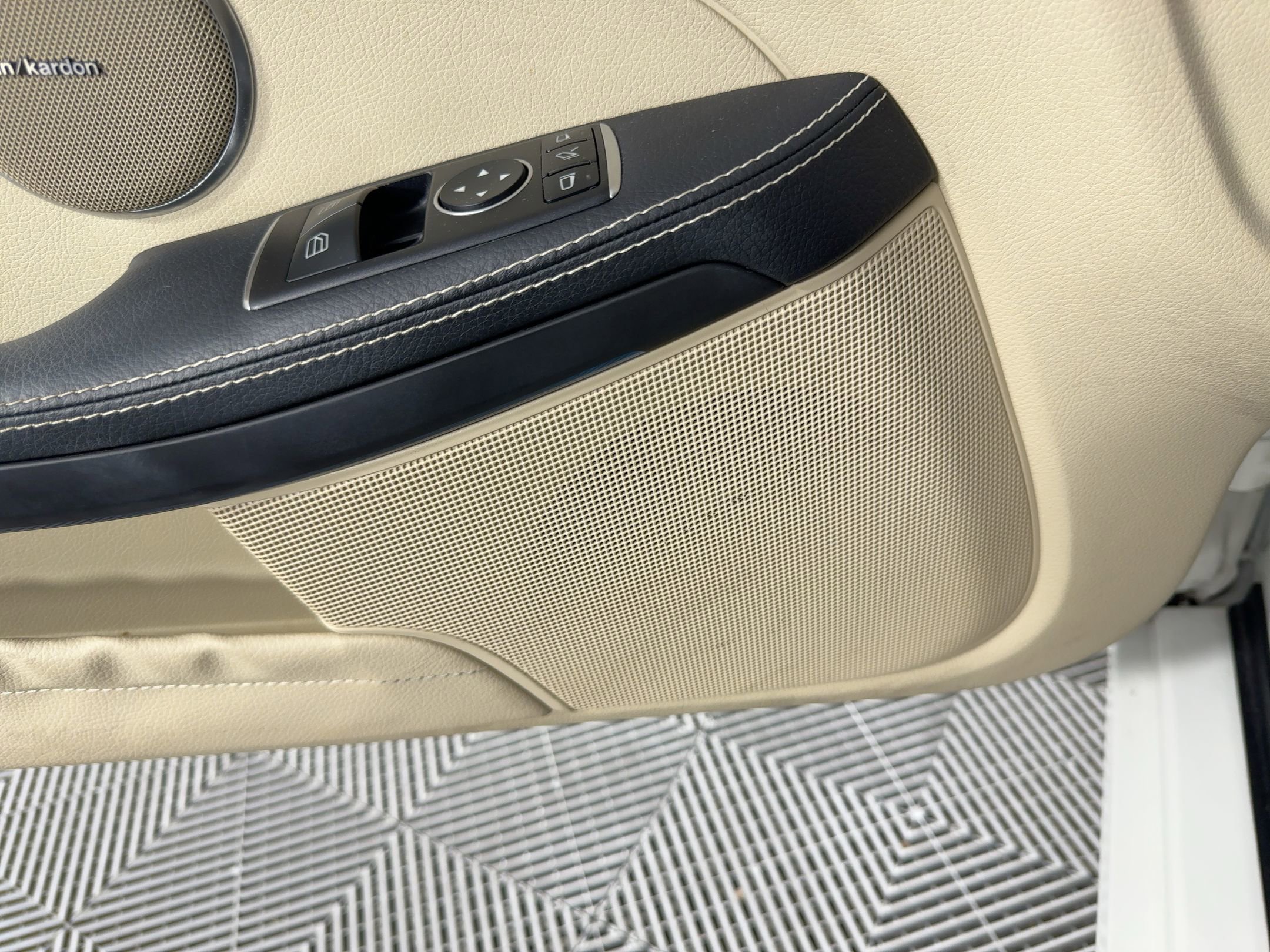 Used 2020 Mercedes-Benz SLC 300 image 19