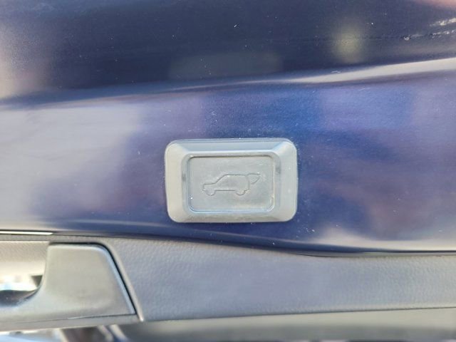 Used 2019 Toyota RAV4 XLE w/ Convenience Package image 14