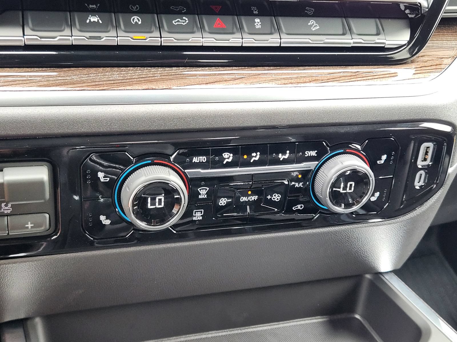 New 2026 Chevrolet Silverado 1500 LT Trail Boss w/ Convenience Package II AWD/4WD image 18