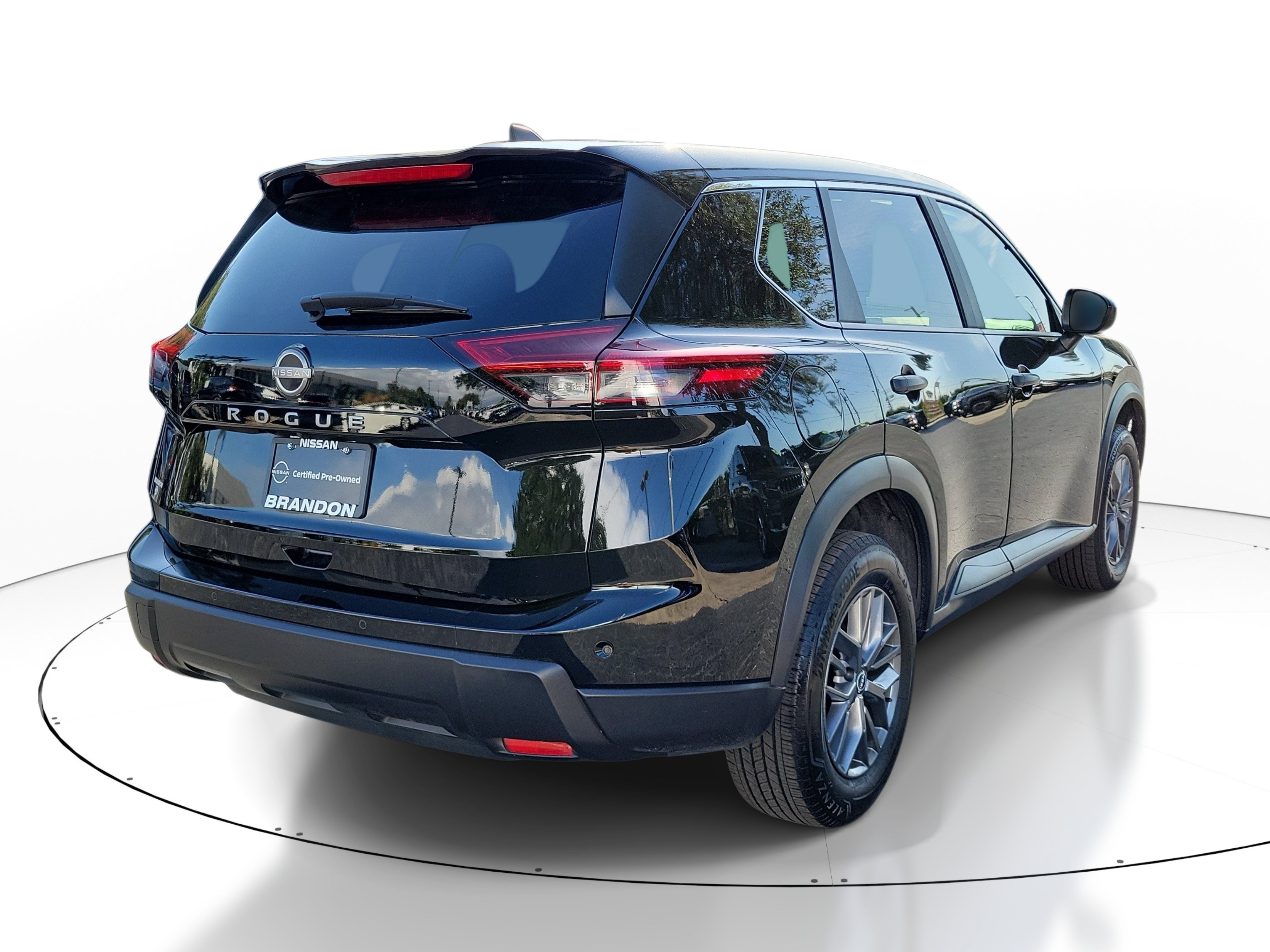 Certified 2025 Nissan Rogue S FWD image 7