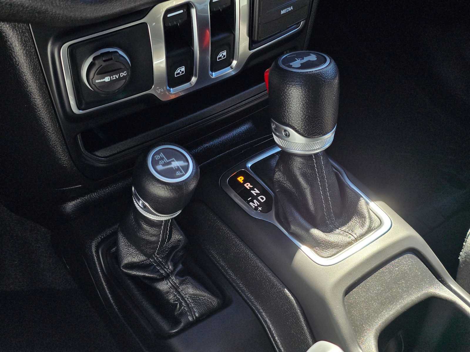 Used 2024 Jeep Wrangler Sport AWD/4WD image 32
