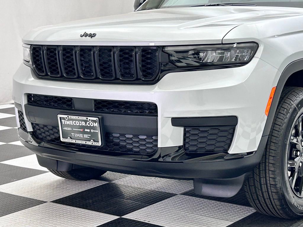 New 2025 Jeep Grand Cherokee L Altitude image 5