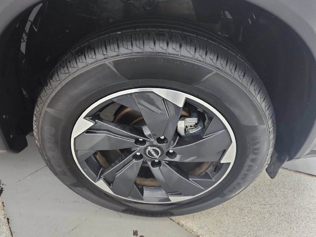 Used 2025 Nissan Rogue SV AWD/4WD image 36