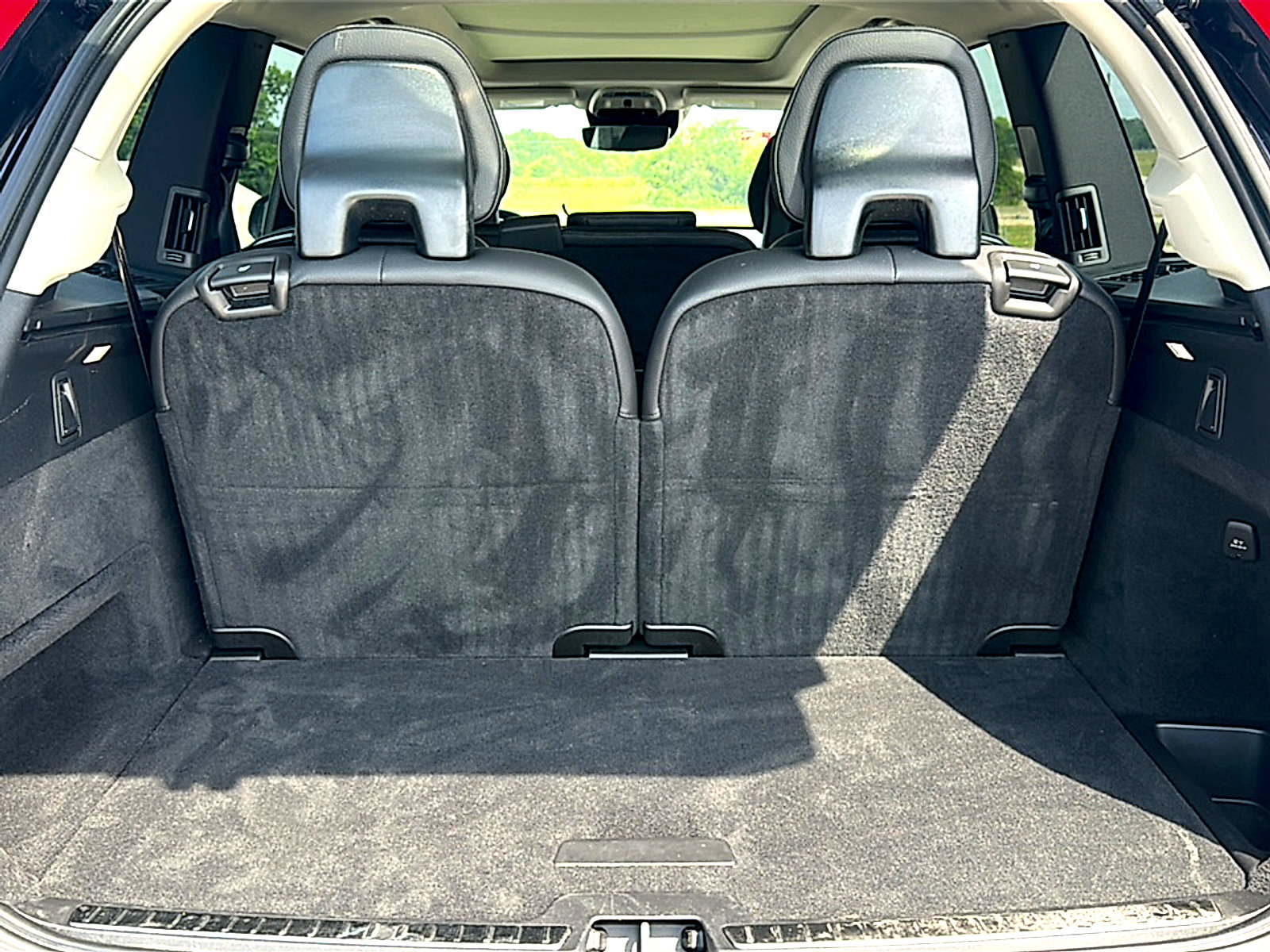 Used 2022 Volvo XC90 T5 Momentum w/ Protection Package Premier FWD image 23