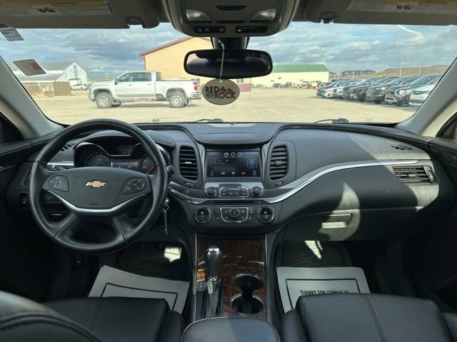 Used 2015 Chevrolet Impala LT w/ Convenience Package image 10
