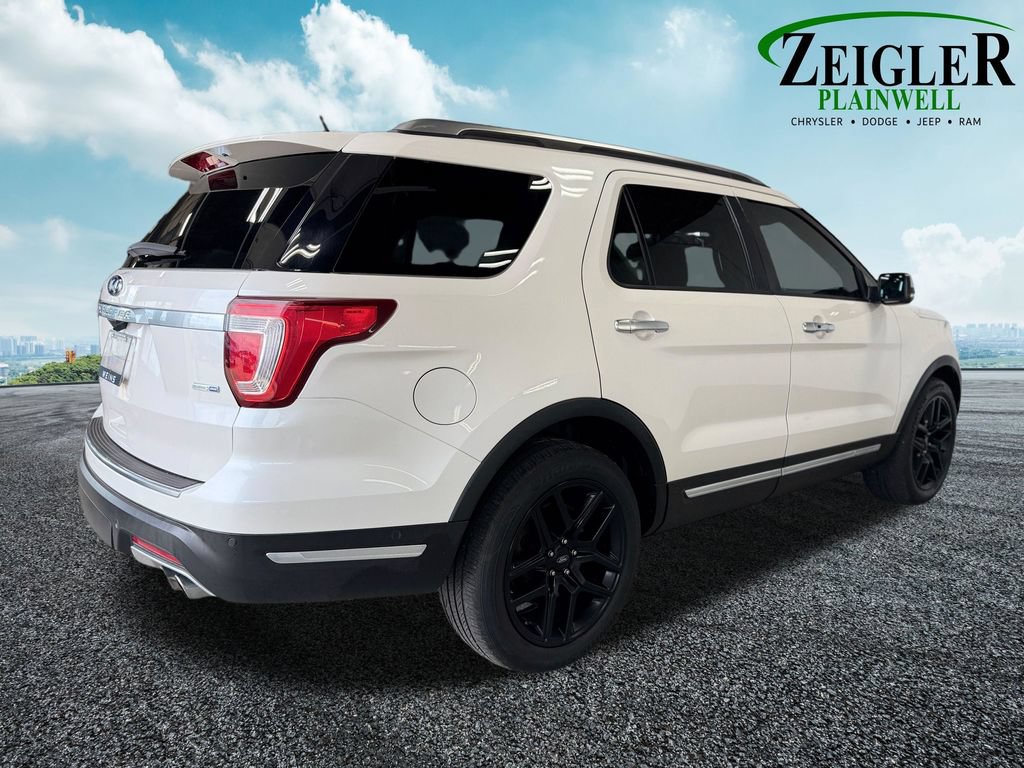 Used 2019 Ford Explorer Platinum AWD/4WD image 6