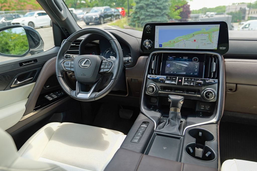 Used 2024 Lexus LX 600 4WD w/ Appearance Package image 45