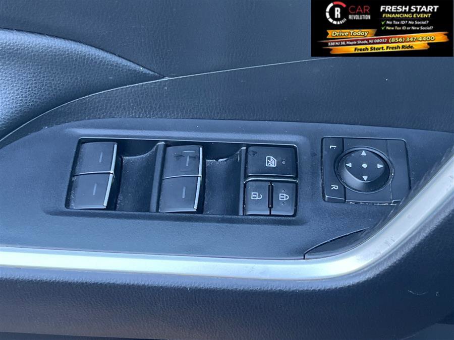 Used 2022 Toyota RAV4 XLE image 9