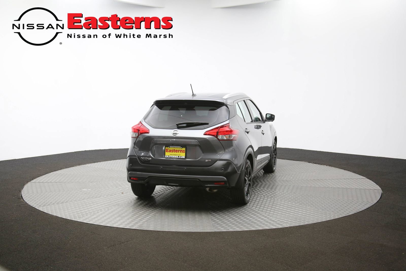 Used 2020 Nissan Kicks SR image 90