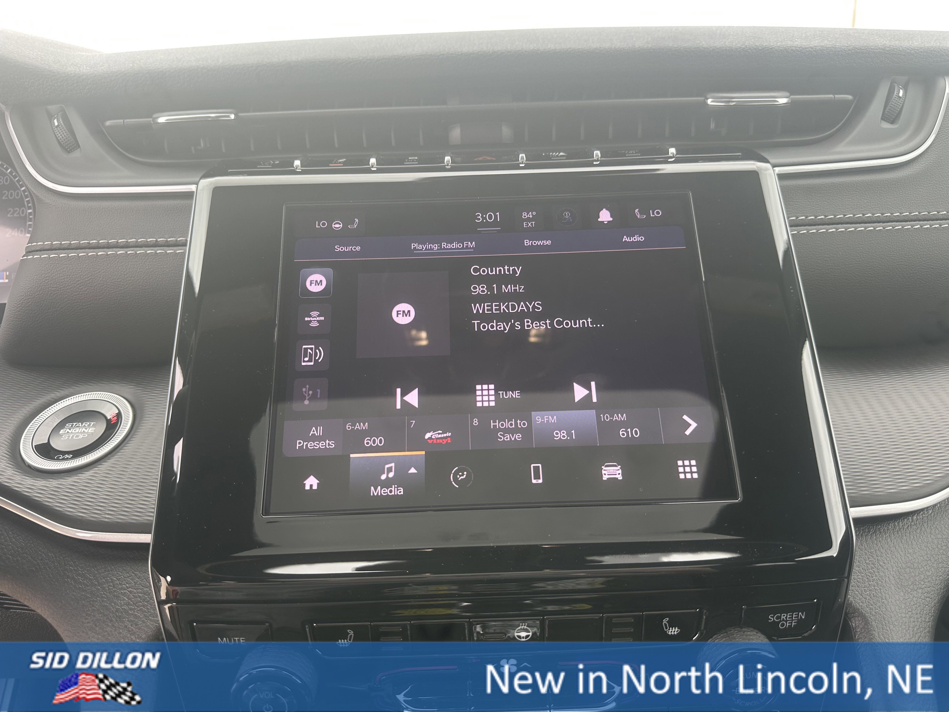 New 2025 Jeep Grand Cherokee Laredo image 10