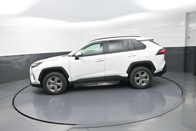 Used 2025 Toyota RAV4 XLE AWD/4WD image 39