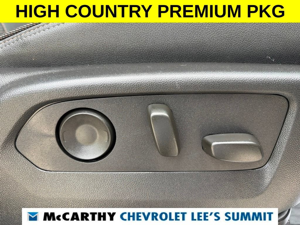 Used 2025 Chevrolet Silverado 2500 High Country w/ High Country Premium Package AWD/4WD image 39
