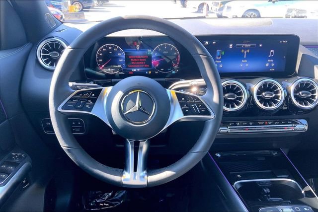Used 2026 Mercedes-Benz GLA 250 4MATIC image 4
