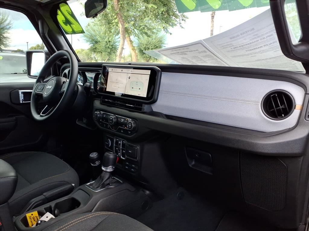 Used 2025 Jeep Gladiator Sport image 11