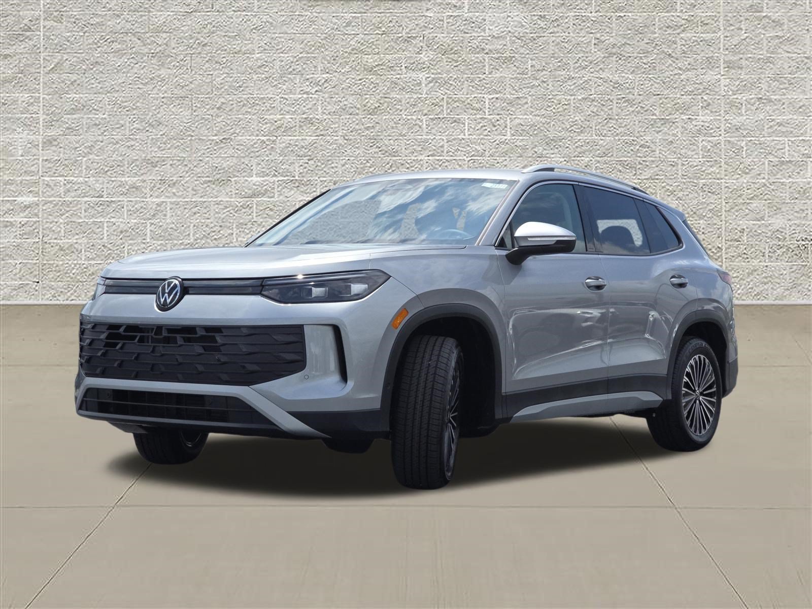 New 2026 Volkswagen Tiguan S AWD/4WD image 3