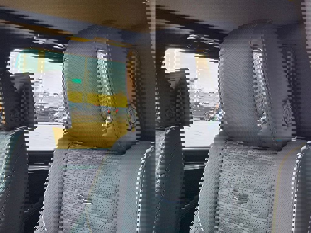 New 2026 Cadillac Escalade ESV Platinum Sport w/ LPO, ONYX Package image 12