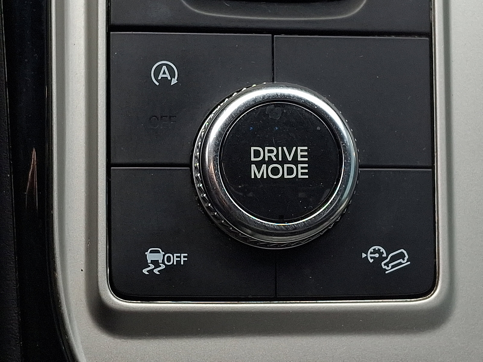 Certified 2022 Ford Explorer ST w/ Equipment Group 401A image 25