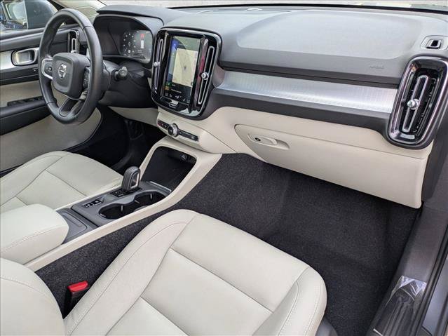Used 2019 Volvo XC40 T5 Momentum AWD/4WD image 22