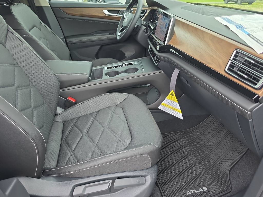 New 2026 Volkswagen Atlas SE FWD image 10