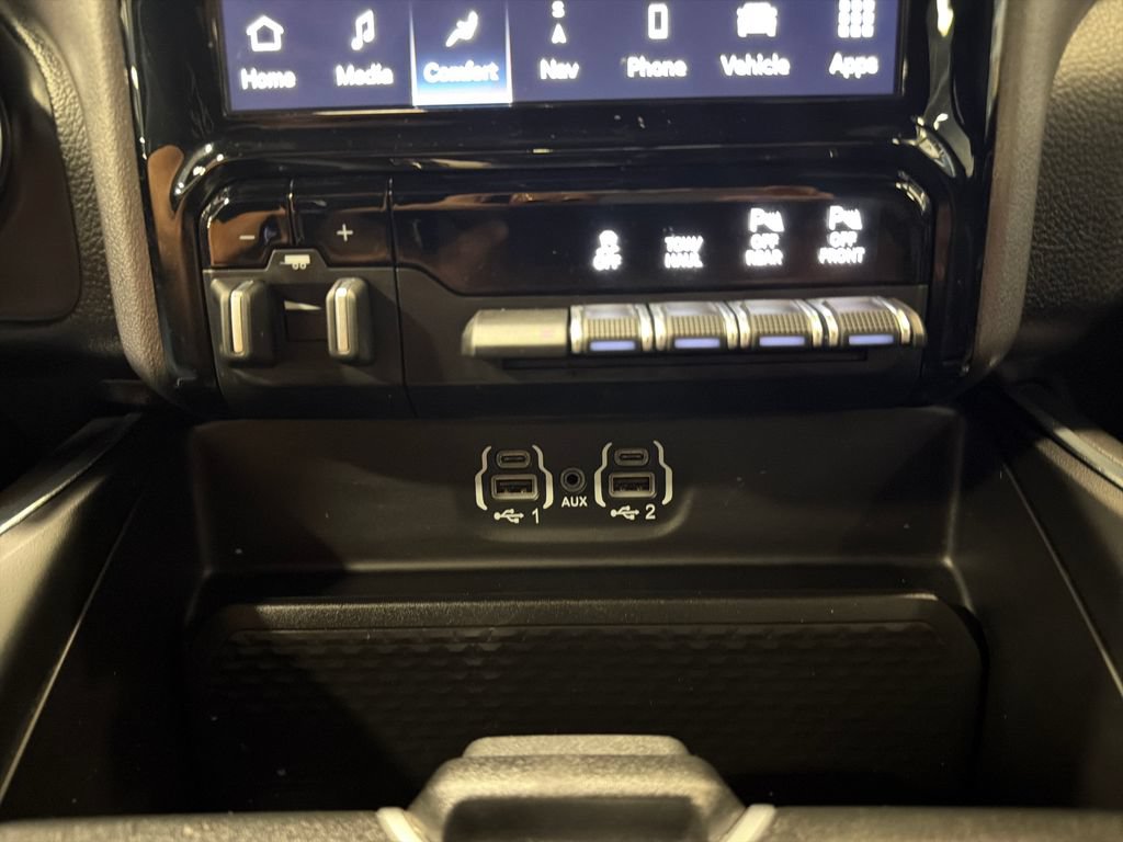 Used 2023 RAM 1500 Laramie AWD/4WD image 6