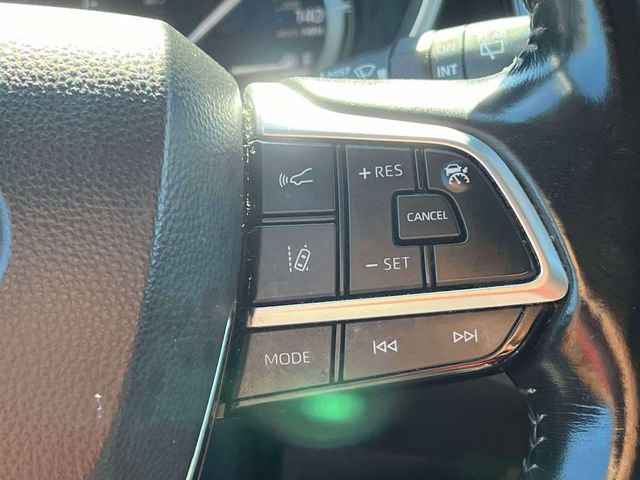 Used 2021 Toyota Highlander XLE image 28