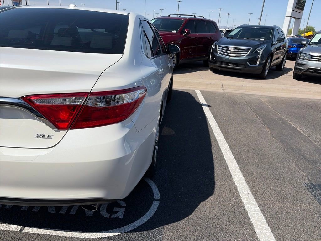 Used 2015 Toyota Camry XLE w/ Moonroof Package FWD image 7