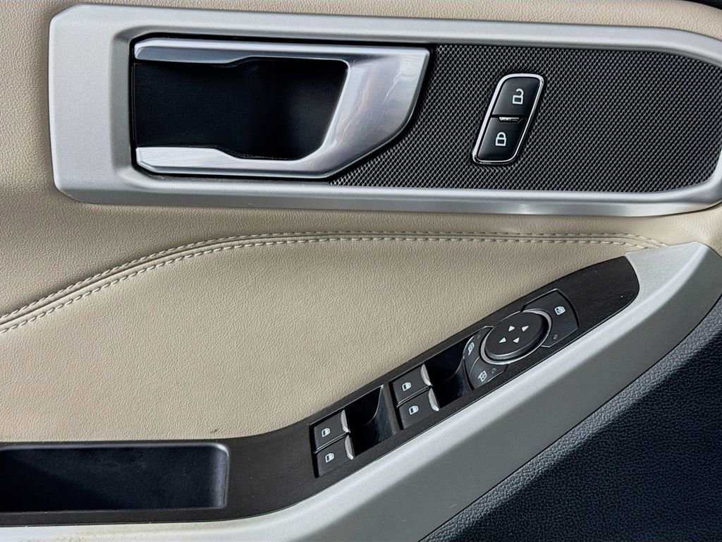 Used 2020 Ford Explorer XLT w/ Equipment Group 202A image 23