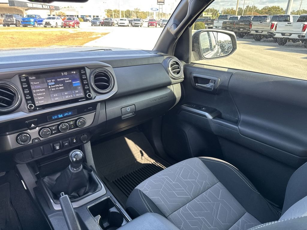 Used 2022 Toyota Tacoma TRD Off-Road image 11