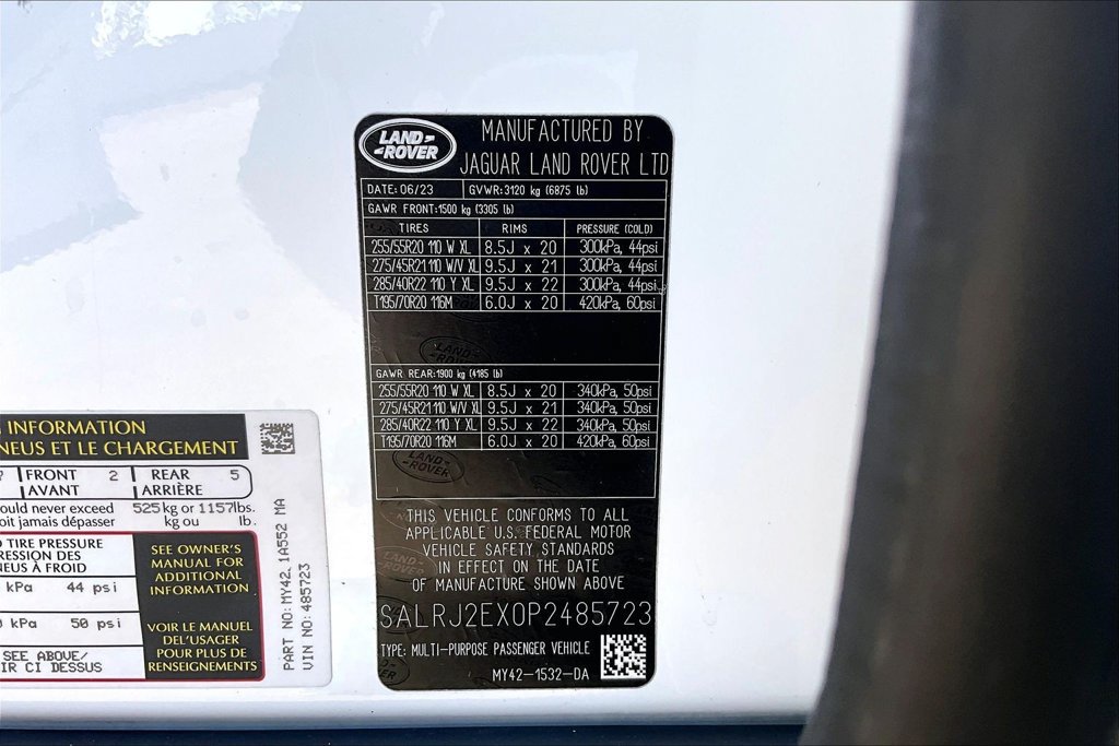 Certified 2023 Land Rover Discovery S AWD/4WD image 17