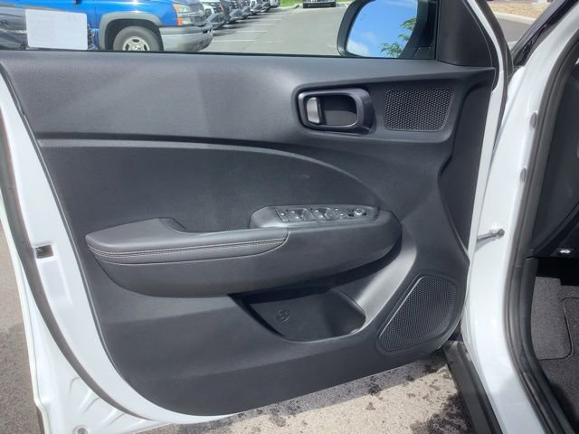 Certified 2025 Hyundai Venue Limited image 27