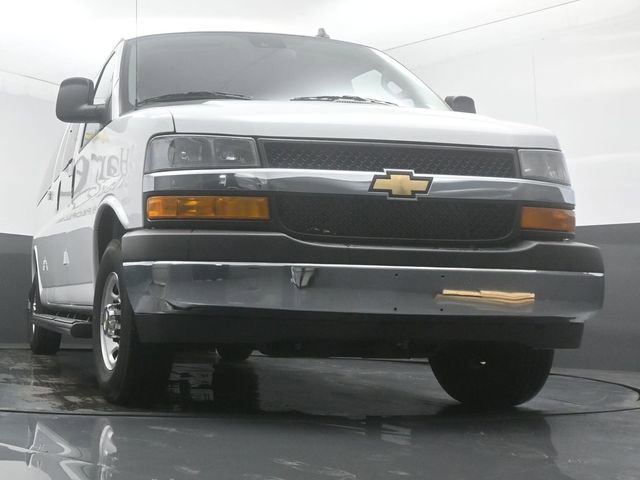 New 2025 Chevrolet Express 3500 LT w/ LT Preferred Equipment Group RWD image 3
